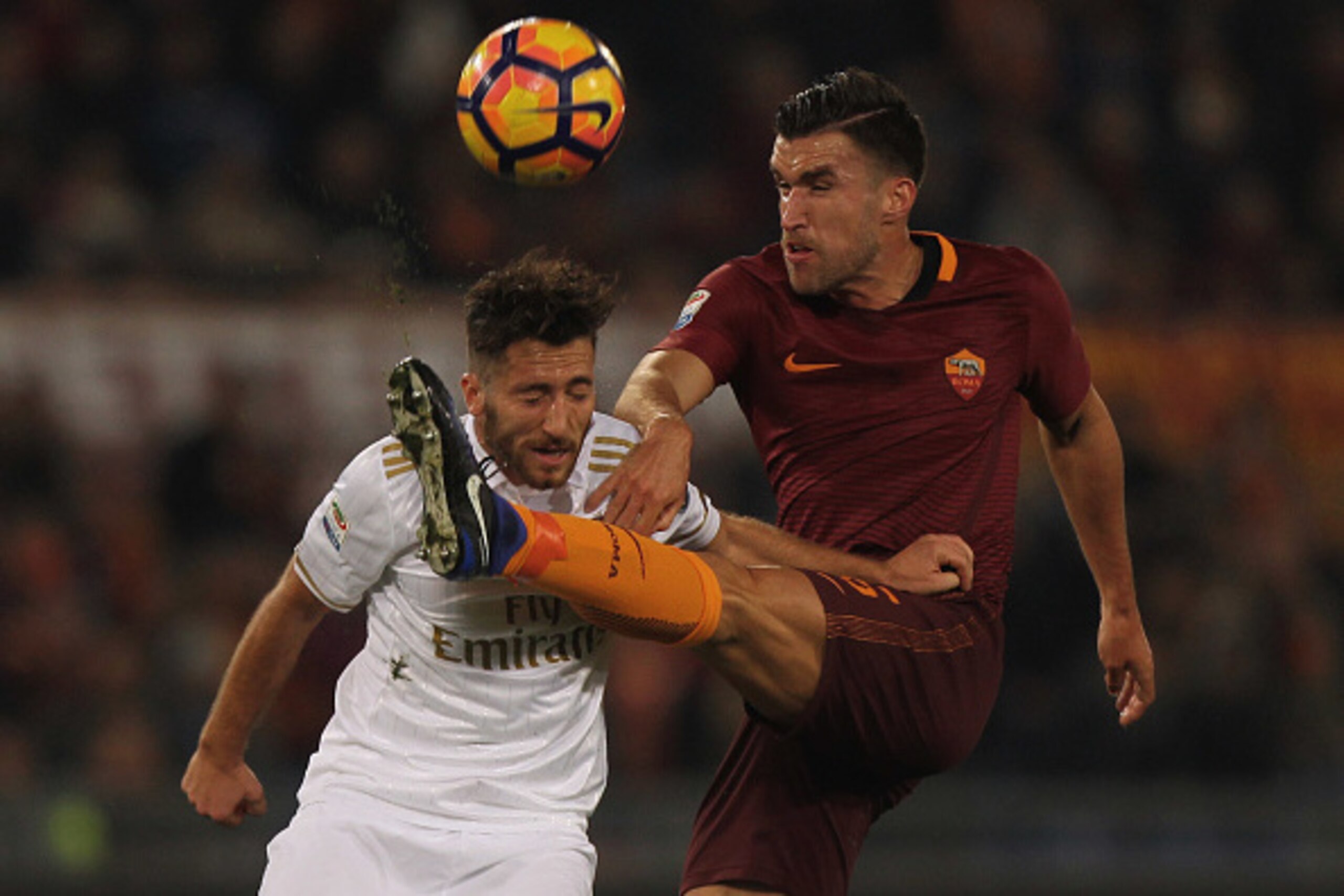 ROME, ITALY - DECEMBER 12: Kevin Strootman of AS Roma competes for the ball with Andrea Bertolacci of AC Milan during the Serie A match between AS Roma and AC Milan at Stadio Olimpico on December 12, 2016 in Rome, Italy. (Photo by Paolo Bruno/Getty Imag ROME, ITALY - DECEMBER 12: Kevin Strootman of AS Roma competes for the ball with Andrea Bertolacci of AC Milan during the Serie A match between AS Roma and AC Milan at Stadio Olimpico on December 12, 2016 in Rome, Italy. (Photo by Paolo Bruno/Getty Imag