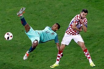 Veteran defender Darijo Srna (right).