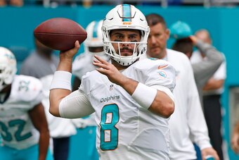 MIAMI GARDENS, FL - DECEMBER 11: Matt Moore #8 of the Miami Dolphins throws the ball prior to the game against the Arizona Cardinals on December 11, 2016 at Hard Rock Stadium in Miami Gardens, Florida. Miami defeated Arizona 26-23. (Photo by Joel Auerbach