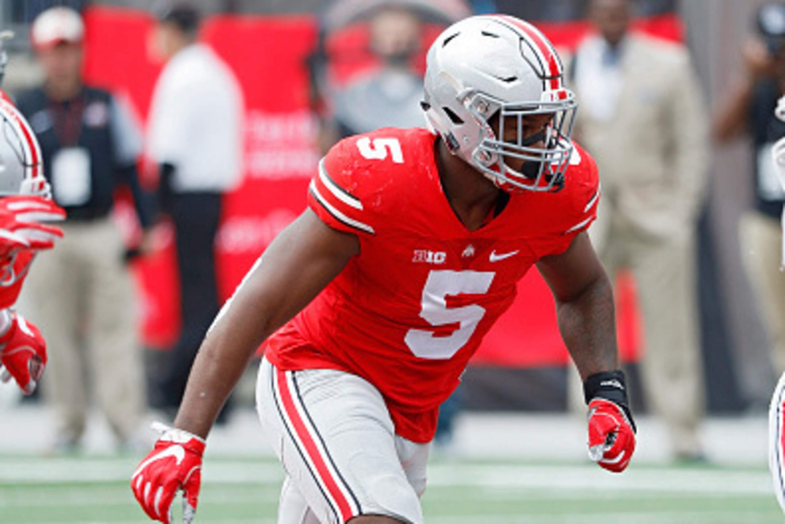 COLUMBUS, OH - OCTOBER 01: Raekwon McMillan #5 of the Ohio State Buckeyes in action against the Rutgers Scarlet Knights during the game at Ohio Stadium on October 1, 2016 in Columbus, Ohio. The Buckeyes defeated the Scarlet Knights 58-0. (Photo by Joe Rob