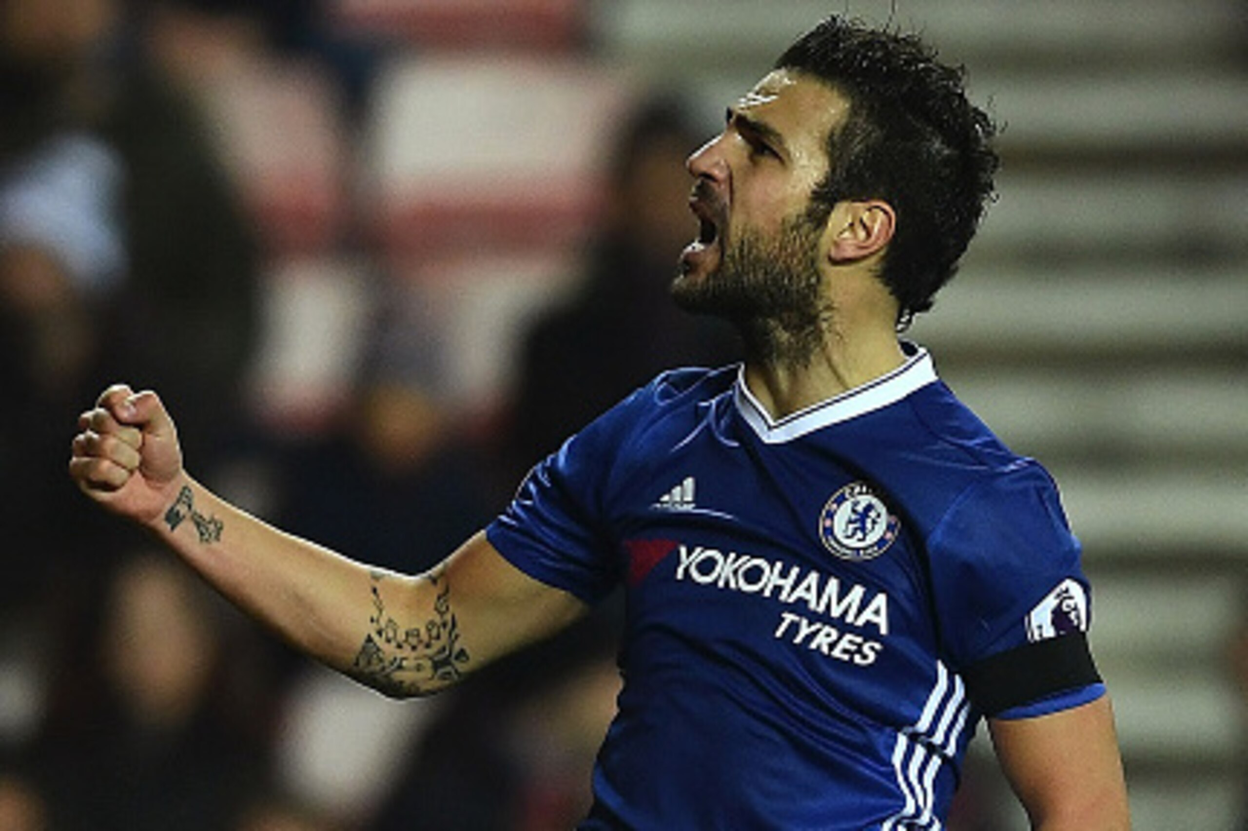 SUNDERLAND, ENGLAND - DECEMBER 14:  Cesc Fabregas of Chelsea celebrates scoring his sides first goal during the Premier League match between Sunderland and Chelsea at Stadium of Light on December 14, 2016 in Sunderland, England.  (Photo by Laurence Griffi