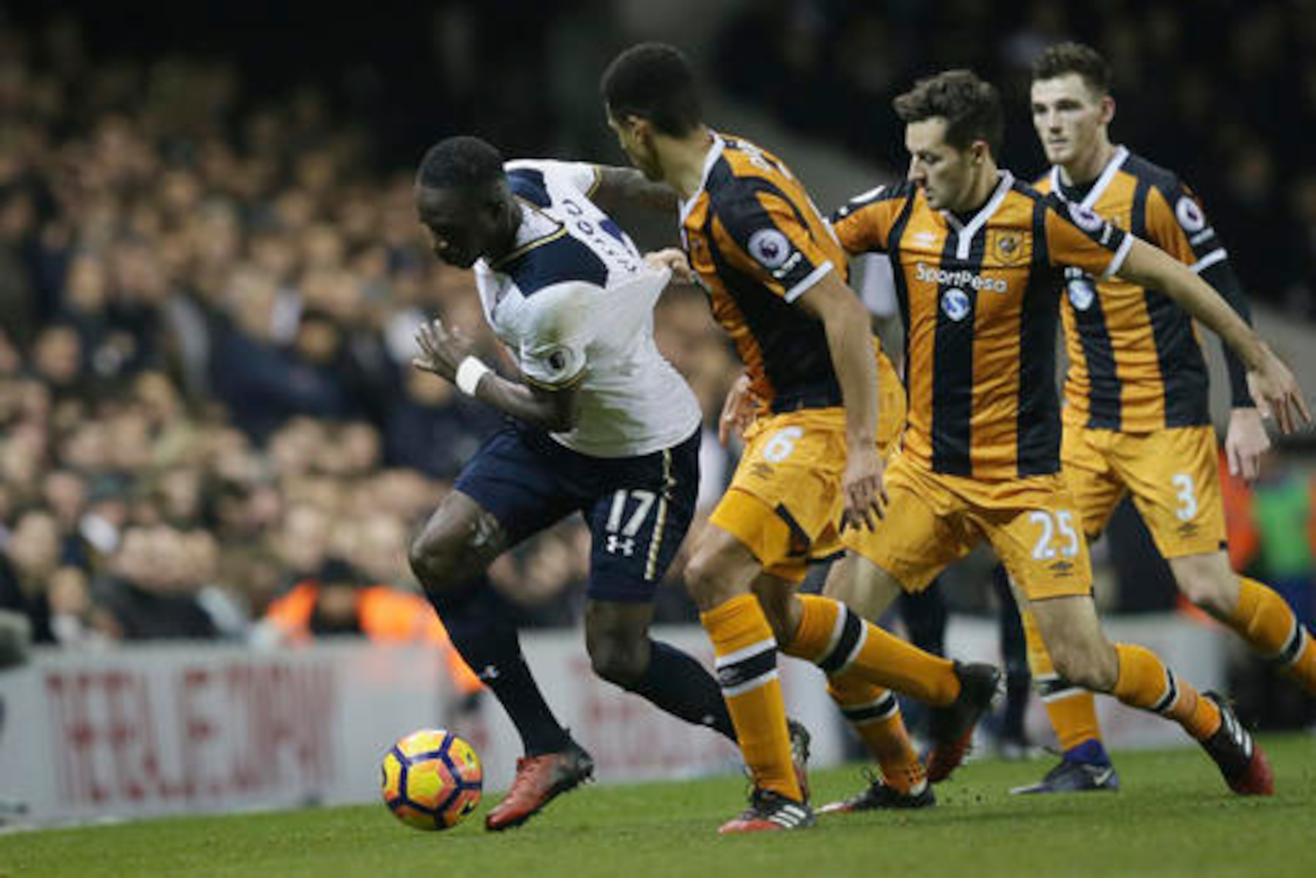 Hull could not easily contain the powerful Moussa Sissoko.