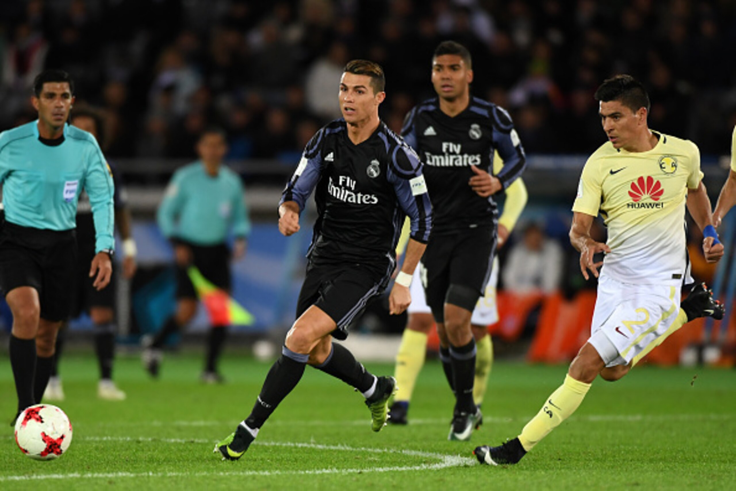 YOKOHAMA, JAPAN - DECEMBER 15:  Cristiano Ronaldo of Real Madrid in action during the FIFA Club World Cup Semi Final match between Club America and Real Madrid at International Stadium Yokohama on December 15, 2016 in Yokohama, Japan.  (Photo by Etsuo Har