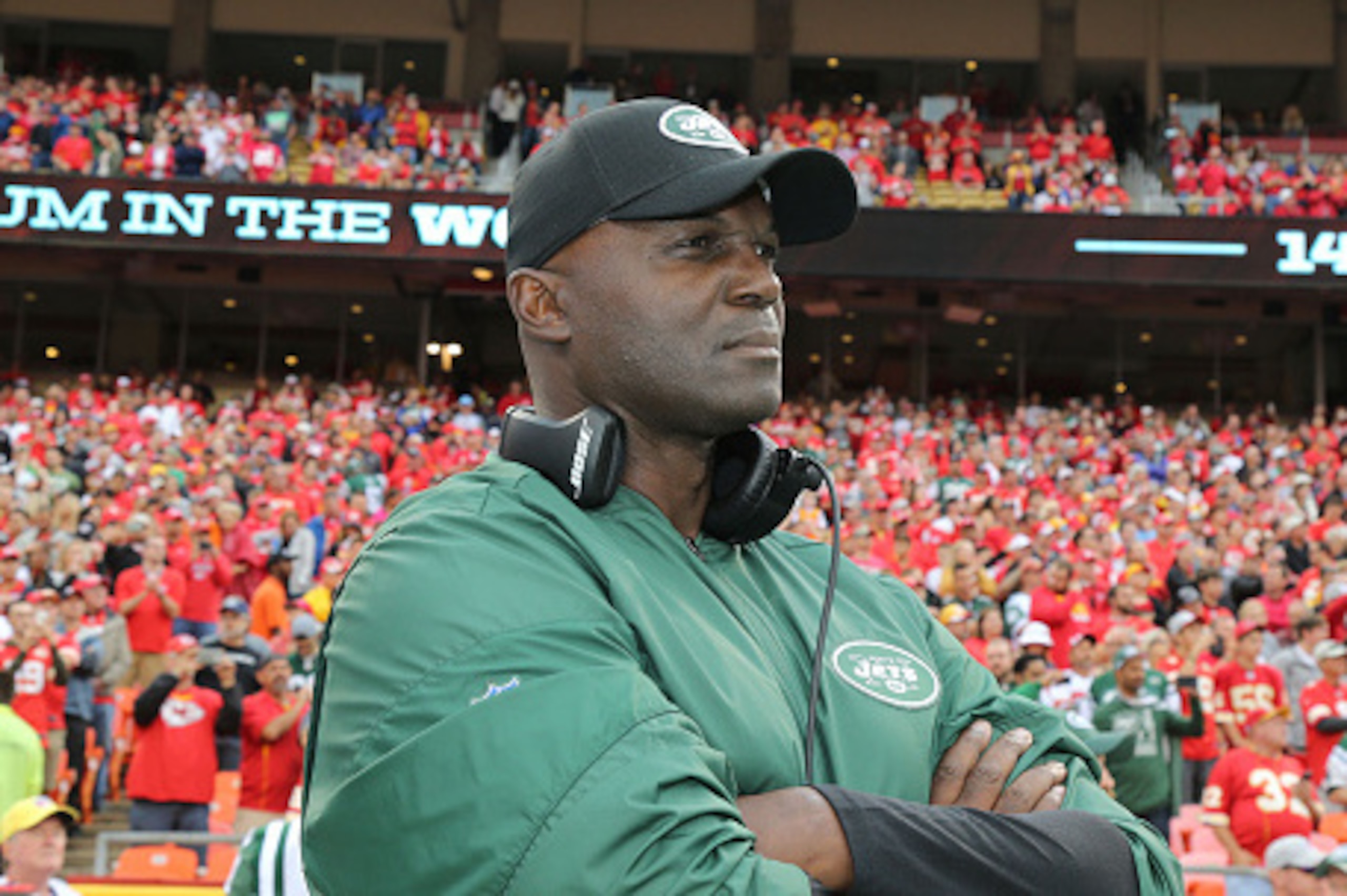 KANSAS CITY, MO - SEPTEMBER 25: Head Coach Todd Bowles of the New York Jets follows the action in the game against the Kansas City Chiefs during the second half on September 25, 2016 at Arrowhead Stadium in Kansas City, Missouri. (Photo by Al Pereira/Gett KANSAS CITY, MO - SEPTEMBER 25: Head Coach Todd Bowles of the New York Jets follows the action in the game against the Kansas City Chiefs during the second half on September 25, 2016 at Arrowhead Stadium in Kansas City, Missouri. (Photo by Al Pereira/Gett