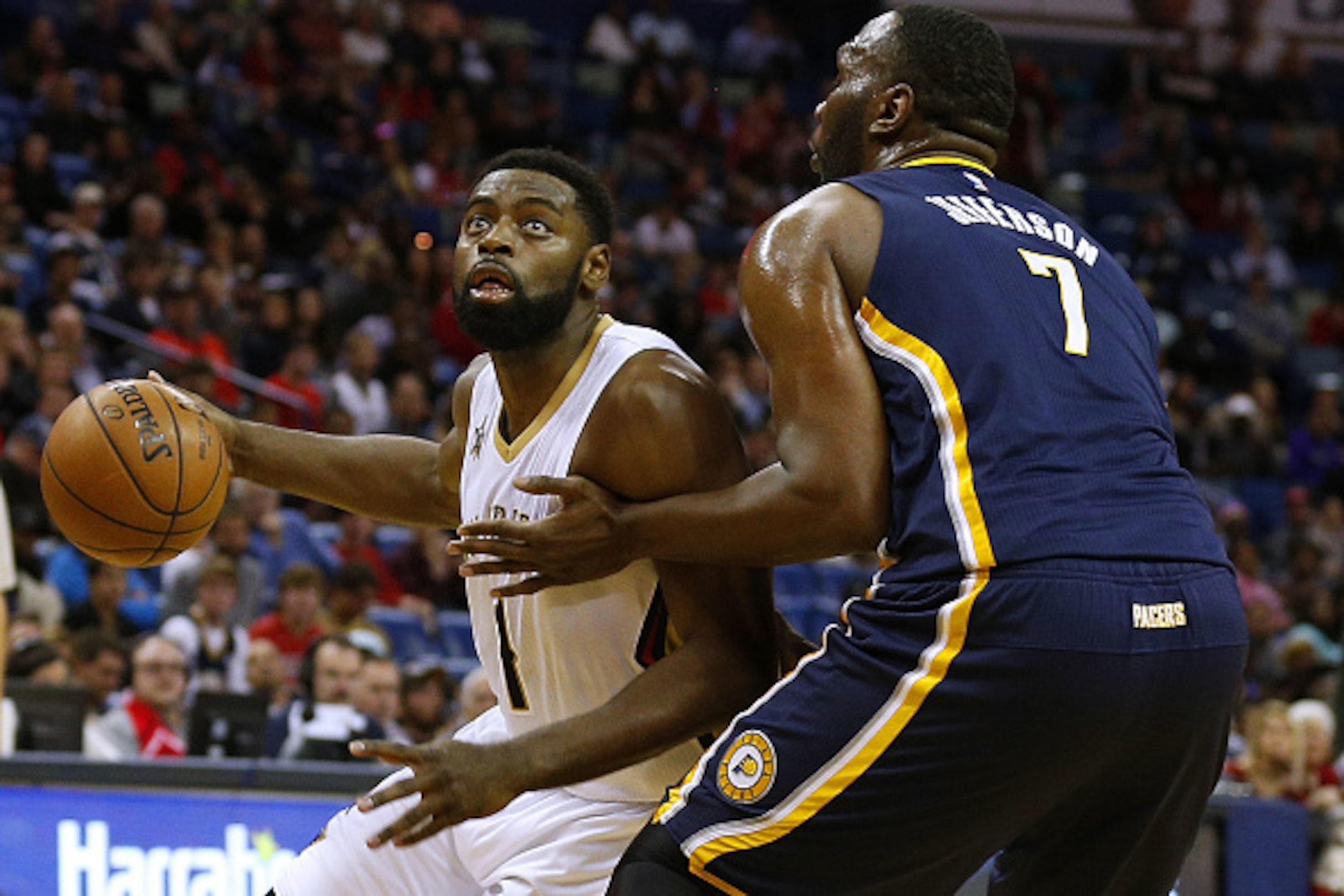NEW ORLEANS, LA - DECEMBER 15: Tyreke Evans #1 of the New Orleans Pelicans drives against Al Jefferson #7 of the Indiana Pacers during the first half at the Smoothie King Center on December 15, 2016 in New Orleans, Louisiana. NOTE TO USER: User expressly 