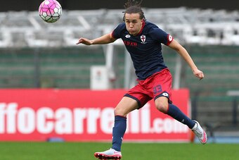 VERONA, ITALY - FEBRUARY 28:  Diego Laxalt of Genoa CFC in action during the Serie A match between AC Chievo Verona and Genoa CFC at Stadio Marc'Antonio Bentegodi on February 28, 2016 in Verona, Italy.  (Photo by Marco Luzzani/Getty Images)