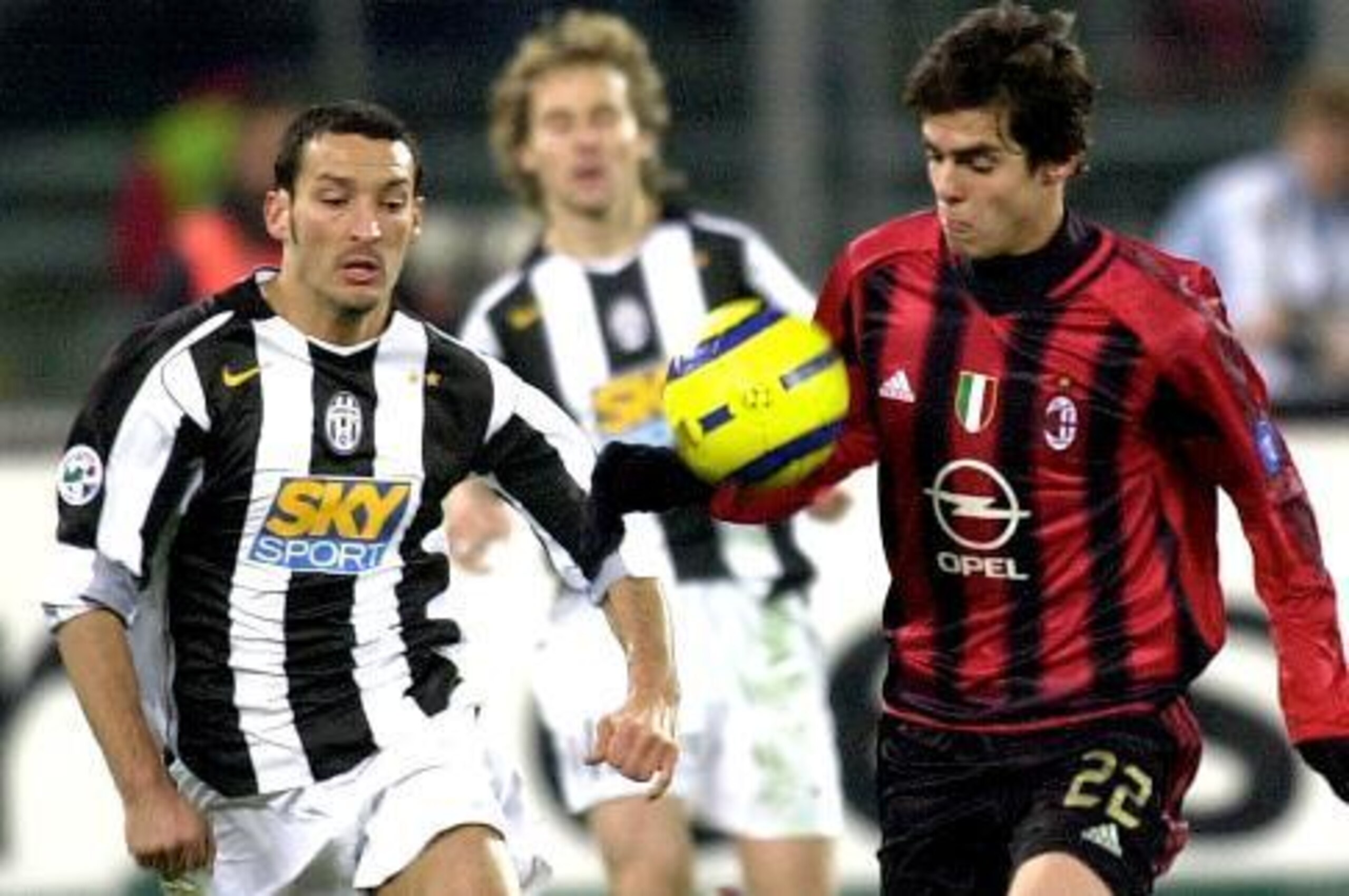 Gianluca Zambrotta moved to full-back. Gianluca Zambrotta moved to full-back.
