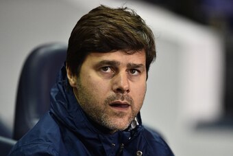 Tottenham Hotspur's Argentinian head coach Mauricio Pochettino reacts ahead of the English Premier League football match between Tottenham Hotspur and Hull City at White Hart Lane in London, on December 14, 2016. / AFP / Glyn KIRK / RESTRICTED TO EDITORIA