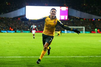 LONDON, ENGLAND - DECEMBER 03:  Alexis Sanchez of Arsenal celebrates after scoring his team's second goal during the Premier League match between West Ham United and Arsenal at London Stadium on December 3, 2016 in London, England.  (Photo by Jordan Mansf