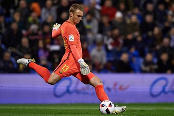 ALICANTE, SPAIN - NOVEMBER 30:  Jasper Cillessen of Barcelona in action during the La Copa del Rey first leg match between Hercules CF and FC Barcelona at Jose Rico Perez on November 30, 2016 in Alicante, Spain.  (Photo by Manuel Queimadelos Alonso/Getty 