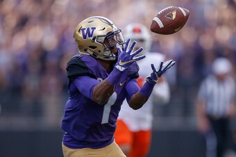 SEATTLE, WA - OCTOBER 22:  Wide receiver John Ross #1 of the Washington Huskies makes a catch against the Oregon State Beavers on October 22, 2016 at Husky Stadium in Seattle, Washington.  (Photo by Otto Greule Jr/Getty Images)