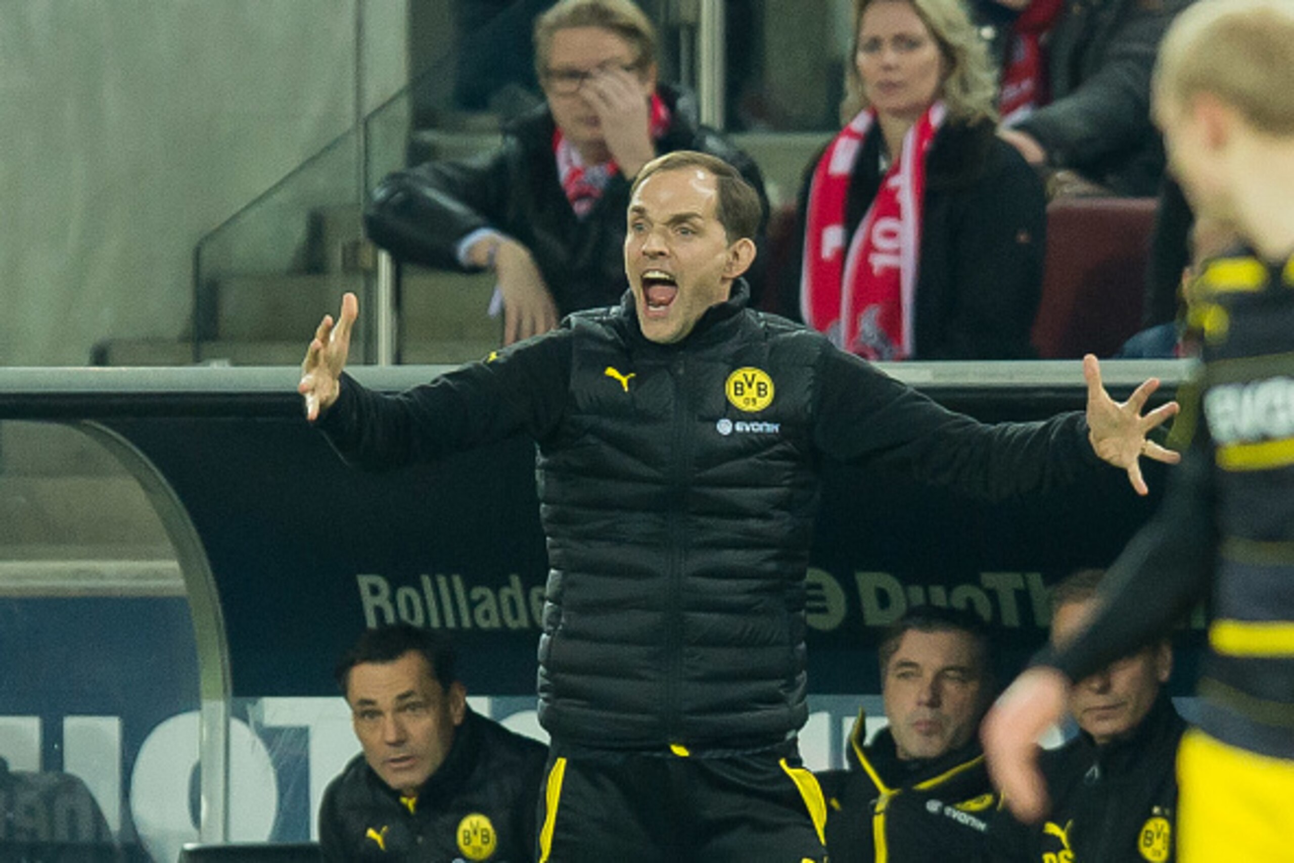 COLOGNE, GERMANY - DECEMBER 10: coach Thomas Tuchel of Dortmund gestures during the Bundesliga match between 1. FC Cologne and Borussia Dortmund at the RheinEnergie stadium in Cologne, Germany on December 10, 2016. (Photo by TF-Images/Getty Images)