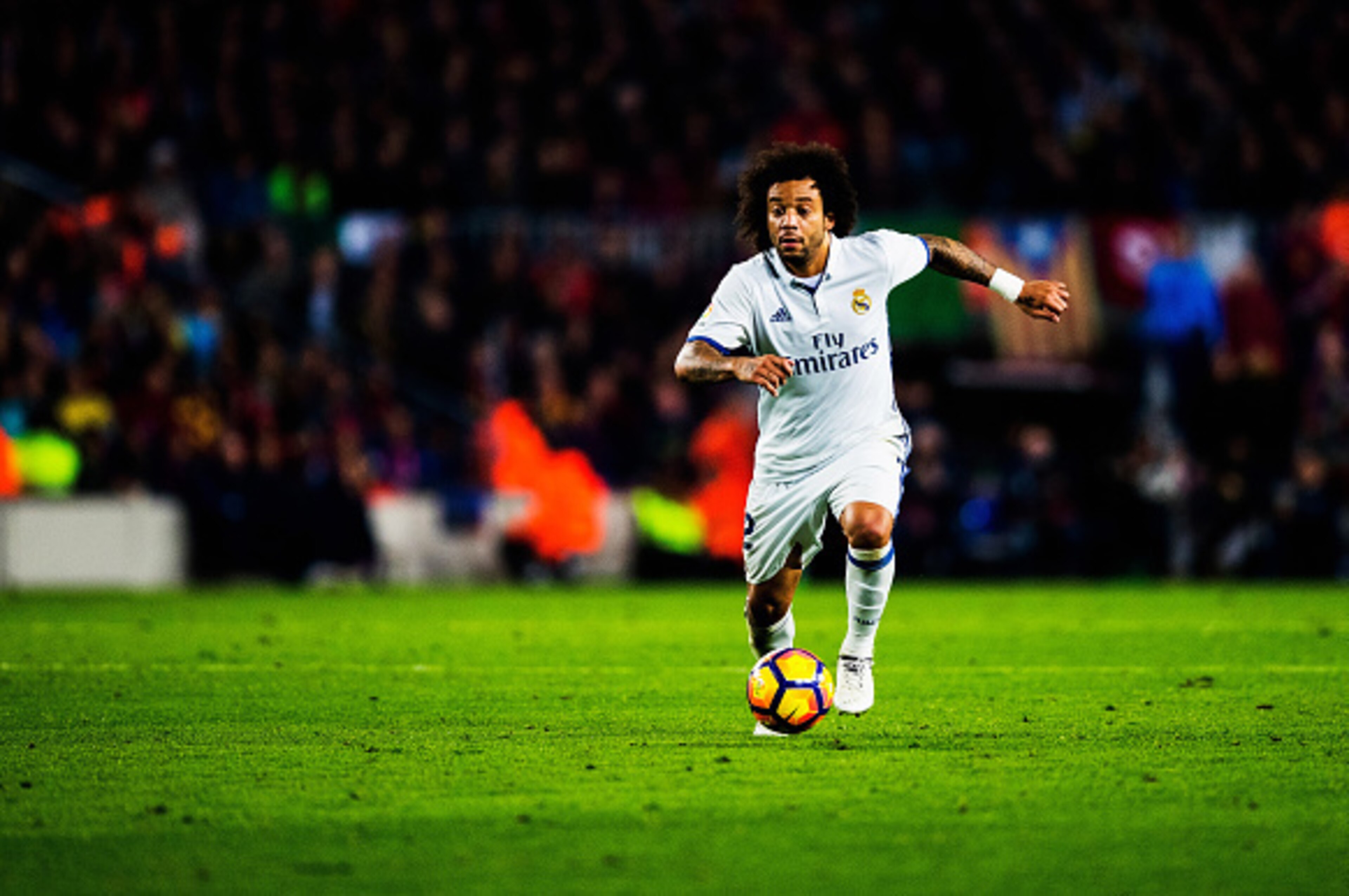 BARCELONA, SPAIN - DECEMBER 03: Marcelo of Real Madrid in action during the La Liga match between FC Barcelona and Real Madrid CF at Camp Nou stadium on December 03, 2016 in Barcelona, Spain. (Photo by Vladimir Rys Photography/Getty Images) BARCELONA, SPAIN - DECEMBER 03: Marcelo of Real Madrid in action during the La Liga match between FC Barcelona and Real Madrid CF at Camp Nou stadium on December 03, 2016 in Barcelona, Spain. (Photo by Vladimir Rys Photography/Getty Images)
