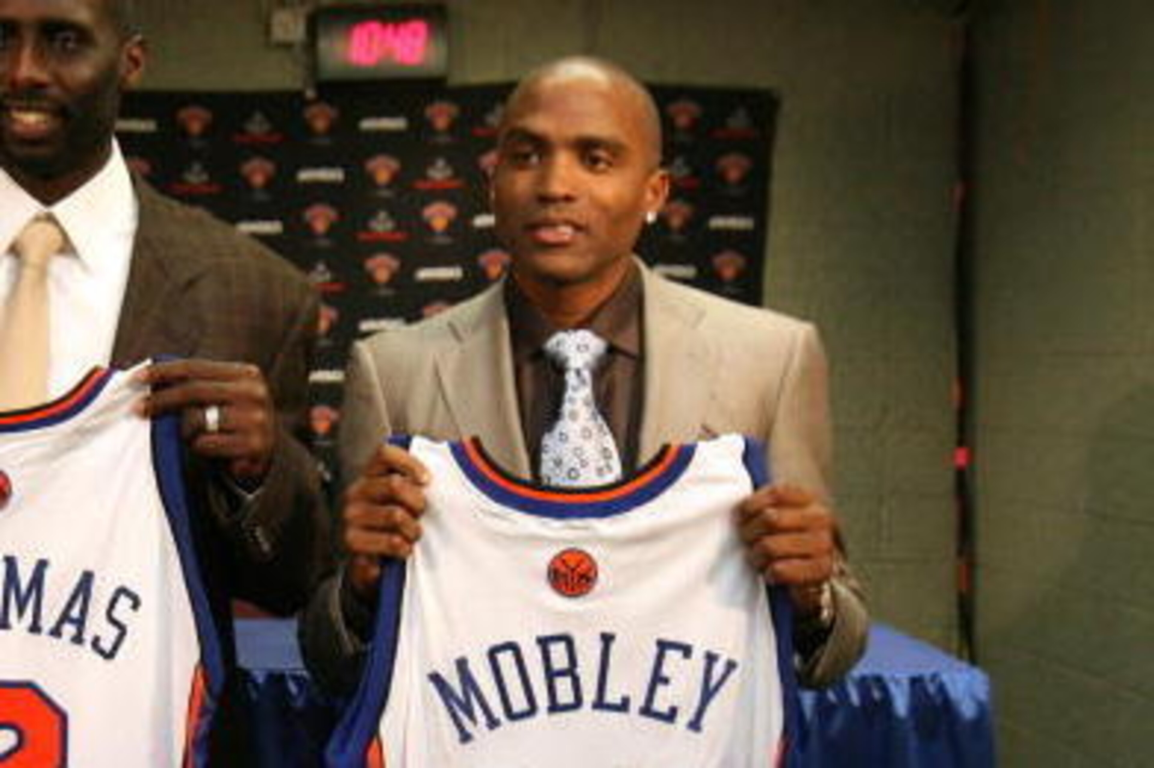 NEW YORK - NOVEMBER 22: Tim Thomas #2 and Cuttino Mobley #32, recently traded to the New York Knicks, pose during a press conference before the game against the Washington Wizards on November 22, 2008 at Madison Square Garden in New York City. NOTE TO USE NEW YORK - NOVEMBER 22: Tim Thomas #2 and Cuttino Mobley #32, recently traded to the New York Knicks, pose during a press conference before the game against the Washington Wizards on November 22, 2008 at Madison Square Garden in New York City. NOTE TO USE