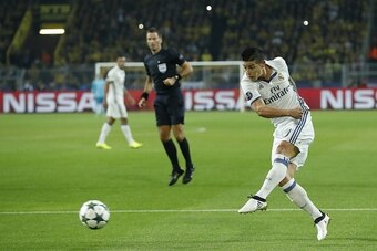 James Rodriguez of Real Madrid during the UEFA Champions League group F match between Borussia Dortmund and Real Madrid on September 27, 2016 at the Signal Iduna Park stadium in Dortmund, Germany.(Photo by VI Images via Getty Images)