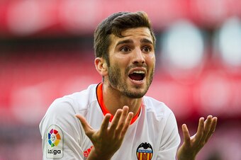 BILBAO, SPAIN - SEPTEMBER 18:  Jose Gaya of Valencia CF reacts during the La Liga match between Athletic Club Bilbao and Valencia CF at San Mames Stadium on September 18, 2016 in Bilbao, Spain.  (Photo by Juan Manuel Serrano Arce/Getty Images)