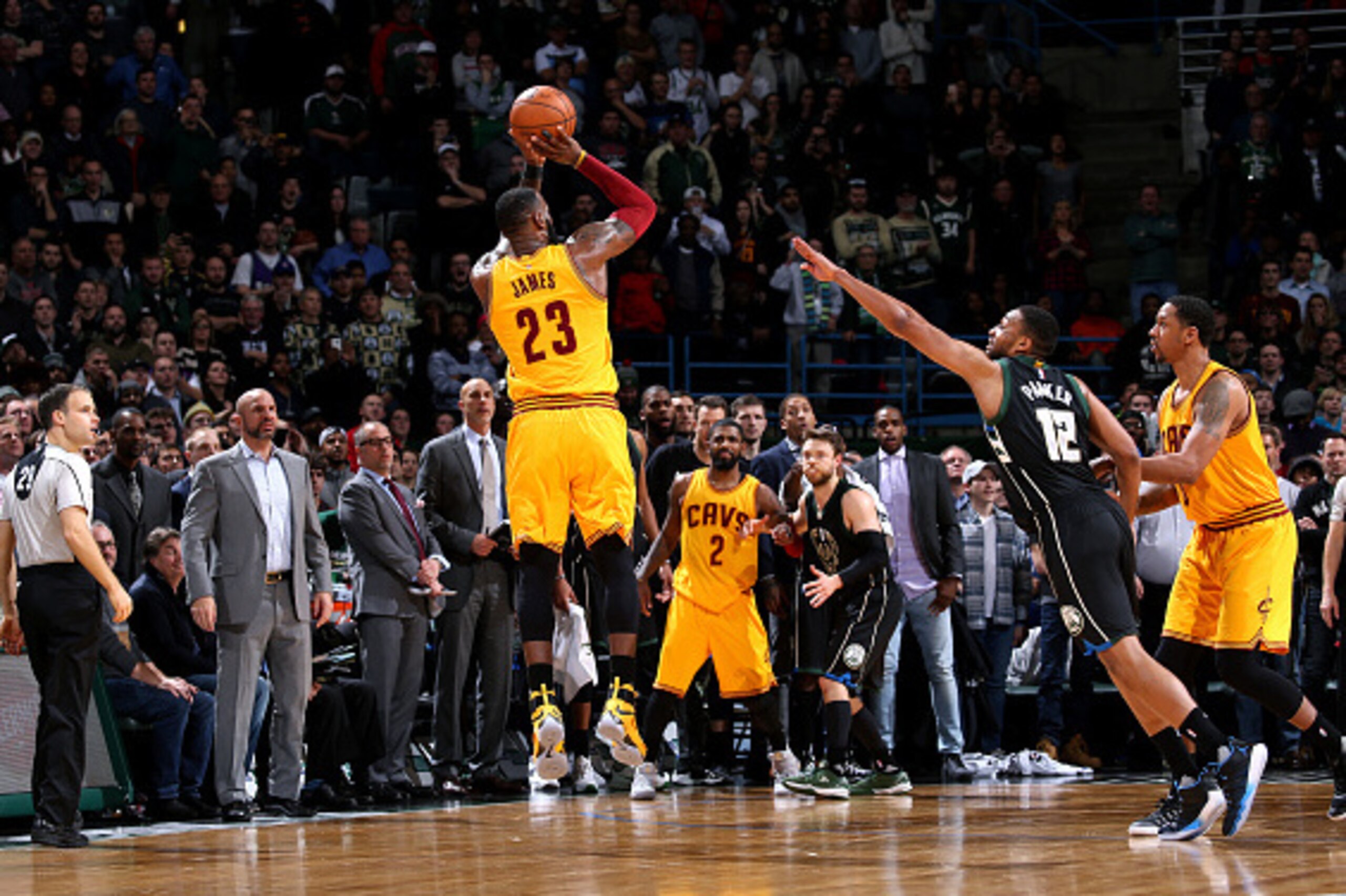 Milwaukee, WI - DECEMBER 20: LeBron James #23 of the Cleveland Cavaliers shoots the ball during the game against the Milwaukee Bucks on December 20, 2016 at the BMO Harris Bradley Center in Milwaukee, Wisconsin. NOTE TO USER: User expressly acknowledges a Milwaukee, WI - DECEMBER 20: LeBron James #23 of the Cleveland Cavaliers shoots the ball during the game against the Milwaukee Bucks on December 20, 2016 at the BMO Harris Bradley Center in Milwaukee, Wisconsin. NOTE TO USER: User expressly acknowledges a