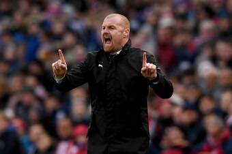 STOKE ON TRENT, ENGLAND - DECEMBER 03:  Sean Dyche, Manager of Burnley gestures during the Premier League match between Stoke City and Burnley at Bet365 Stadium on December 3, 2016 in Stoke on Trent, England.  (Photo by Gareth Copley/Getty Images)