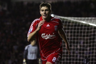 Liverpool's English midfielder Steven Gerrard celebrates scoring the winning goal against Derby Count during their English Premiership football match at Pride Park, Derby, central England, 26 December 2007. Liverpool won 1-2. AFP PHOTO/PAUL ELLIS - Mobile