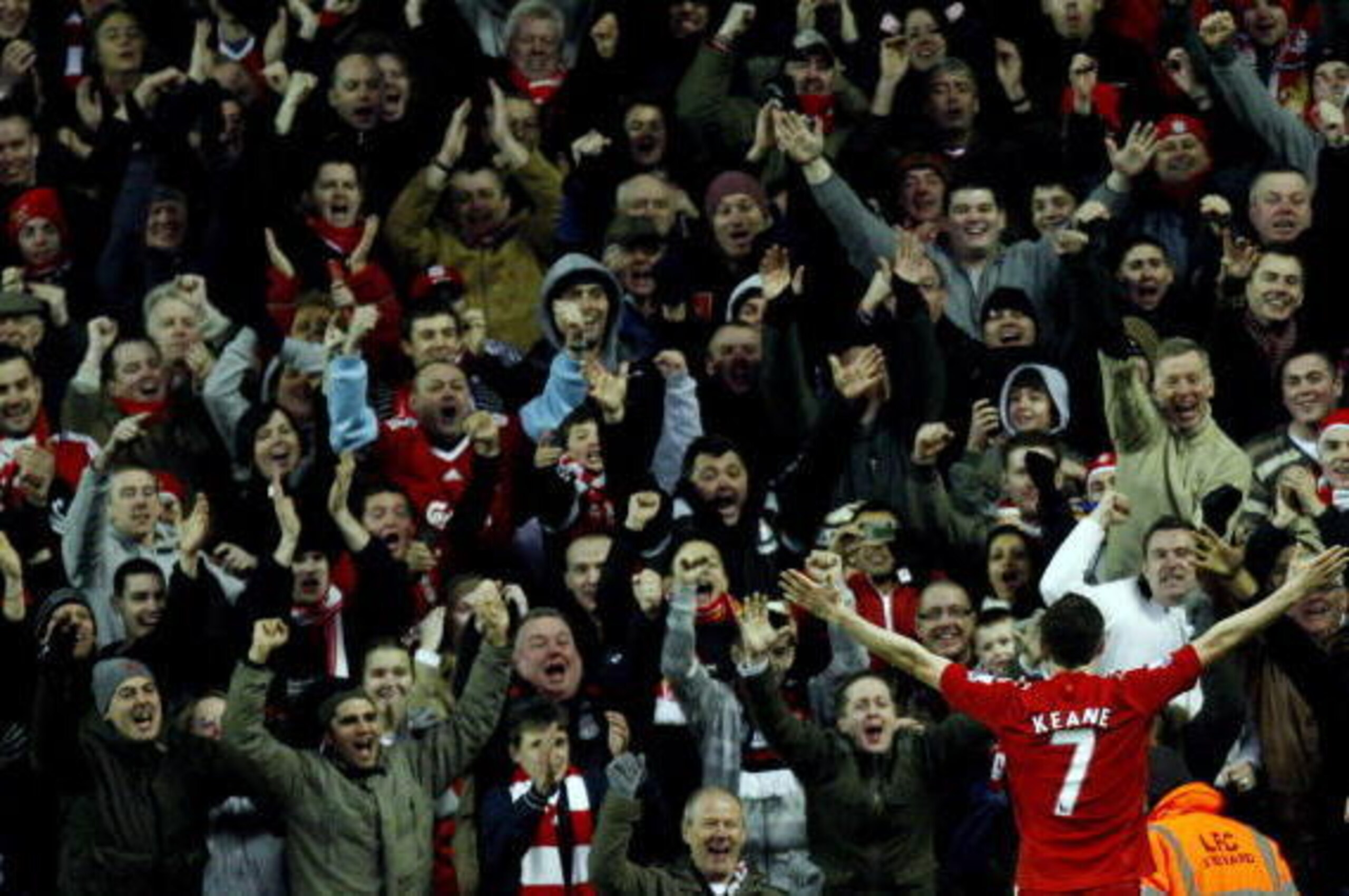 Liverpool's Irish forward Robbie Keane celebrates scoring his second goal against Bolton Wanderers in their English Premier League football match at Anfield in Liverpool, north west England on December 26, 2008. Liverpool won 3-0. AFP PHOTO/PAUL ELLIS - F