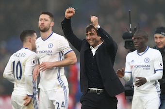LONDON, ENGLAND - DECEMBER 17:  Antonio Conte, Manager of Chelsea (C) celebrates his sides win after the game during the Premier League match between Crystal Palace and Chelsea at Selhurst Park on December 17, 2016 in London, England.  (Photo by Clive Ros