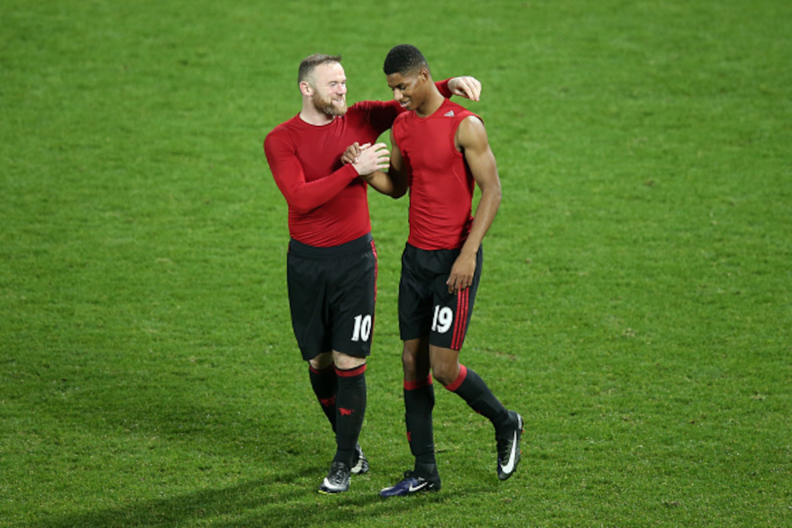 WEST BROMWICH, ENGLAND - DECEMBER 17:  Wayne Rooney of Manchester United and Marcus Rashford celebrate at the end of  the Premier League match between West Bromwich Albion and Manchester United at The Hawthorns on December 17, 2016 in West Bromwich, Engla