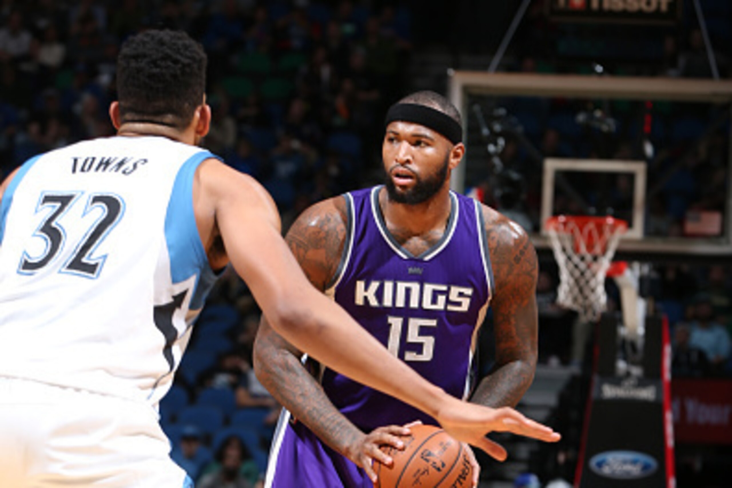 MINNEAPOLIS, MN - DECEMBER 23:  DeMarcus Cousins #15 of the Sacramento Kings looks to pass the ball during a game against the Minnesota Timberwolves on December 23, 2016 at the Target Center in Minneapolis, Minnesota. NOTE TO USER: User expressly acknowle