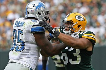 GREEN BAY, WI - SEPTEMBER 25:  Nick Perry #53 of the Green Bay Packers rushes against Eric Ebron #85 of the Detroit Lions at Lambeau Field on September 25, 2016 in Green Bay, Wisconsin. The Packers defeated the Lions 34-27.  (Photo by Jonathan Daniel/Gett