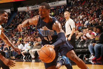 NEW ORLEANS, LA - DECEMBER 26:  Harrison Barnes #40 of the Dallas Mavericks handles the ball during a game against the New Orleans Pelicans on December 26, 2016 at the Smoothie King Center in New Orleans, Louisiana. NOTE TO USER: User expressly acknowledg