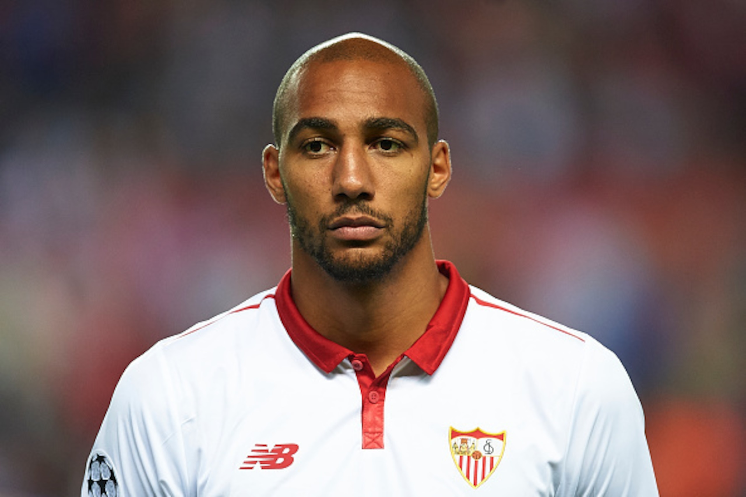 SEVILLE, SPAIN - NOVEMBER 02: Steven N'Zonzi of Sevilla FC looks on during the UEFA Champions League match between Sevilla FC vs GNK Dinamo Zagreb at the Sanchez Pizjuan Stadium on November 2, 2016 in Seville. (Photo by Aitor Alcalde Colomer/Getty Image SEVILLE, SPAIN - NOVEMBER 02: Steven N'Zonzi of Sevilla FC looks on during the UEFA Champions League match between Sevilla FC vs GNK Dinamo Zagreb at the Sanchez Pizjuan Stadium on November 2, 2016 in Seville. (Photo by Aitor Alcalde Colomer/Getty Image