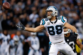 OAKLAND, CA - NOVEMBER 27:  Greg Olsen #88 of the Carolina Panthers is unable to make a catch for a first down in the final moments of their game against the Oakland Raiders on November 27, 2016 in Oakland, California.  (Photo by Lachlan Cunningham/Getty 