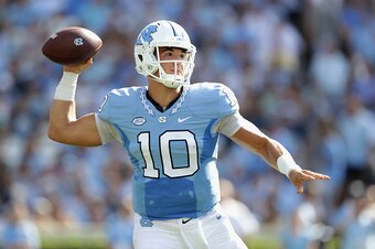 CHAPEL HILL, NC - SEPTEMBER 24:  Mitch Trubisky #10 of the North Carolina Tar Heels drops back to pass against the Pittsburgh Panthers during their game at Kenan Stadium on September 24, 2016 in Chapel Hill, North Carolina.  (Photo by Streeter Lecka/Getty