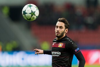 LEVERKUSEN, GERMANY - DECEMBER 07: Hakan Calhanoglu of Leverkusen in action during the UEFA Champions League match between Bayer Leverkusen and AS Monaco at the BayArena in Leverkusen, Germany on December 7, 2016. (Photo by TF-Images/Getty Images)