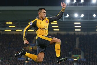 LIVERPOOL, ENGLAND - DECEMBER 13:  Alexis Sanchez of Arsenal celebrates after scoring the opening goal during the Premier League match between Everton and Arsenal at Goodison Park on December 13, 2016 in Liverpool, England.  (Photo by Alex Livesey/Getty I