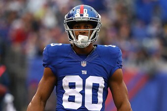 EAST RUTHERFORD, NJ - DECEMBER 18:  Victor Cruz #80 of the New York Giants celebrates a catch against the Detroit Lions  during their game at MetLife Stadium on December 18, 2016 in East Rutherford, New Jersey.  (Photo by Al Bello/Getty Images)