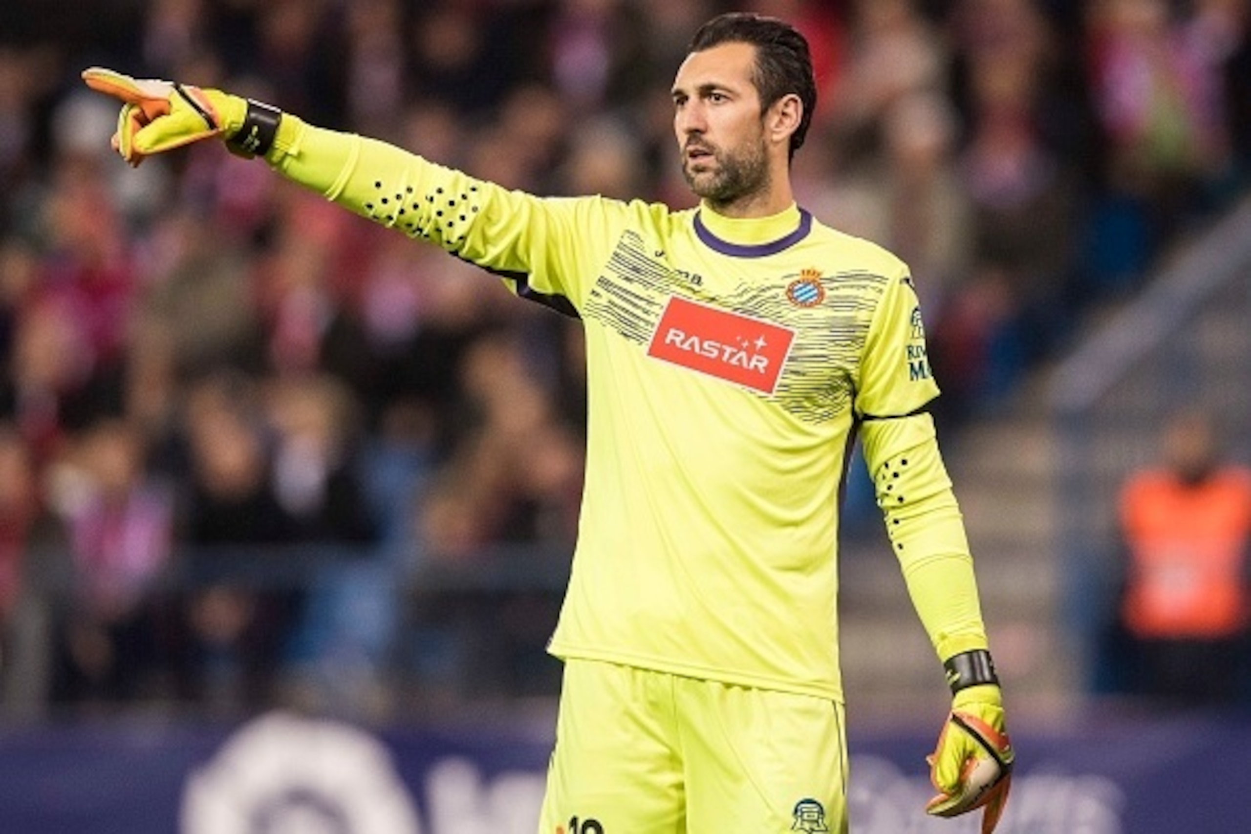 MADRID, SPAIN - DECEMBER 03: Goalkeeper Diego Lopez of RCD Espanyol in action during the La Liga match between Atletico de Madrid and RCD Espanyol at the Vicente Calderon Stadium on 03 November 2016 in Madrid, Spain. (Photo by Power Sport Images/Getty Ima