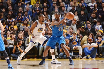 OAKLAND, CA - DECEMBER 30: Harrison Barnes #40 of the Dallas Mavericks handles the ball during the game against the Golden State Warriors on December 30, 2016 at ORACLE Arena in Oakland, California. NOTE TO USER: User expressly acknowledges and agrees tha