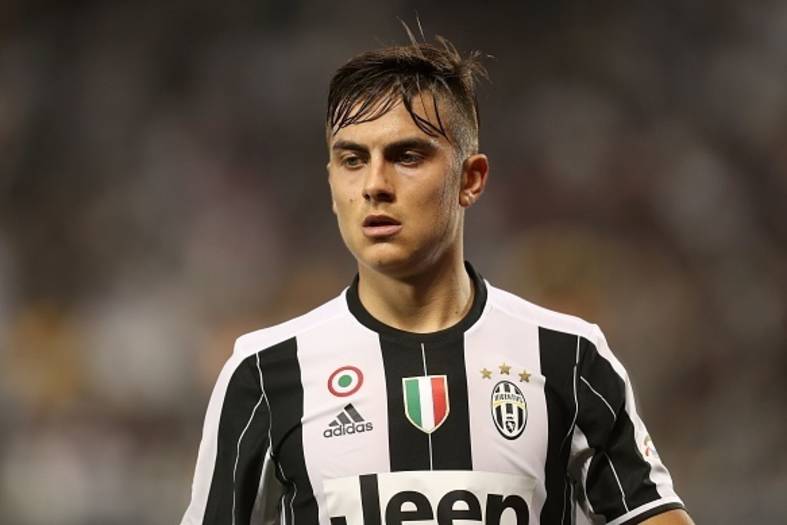 Juventus' Paulo Dybala plays during the Italian Super Cup final match between AC Milan and Juventus in Doha on December 23, 2016. / AFP / KARIM JAAFAR (Photo credit should read KARIM JAAFAR/AFP/Getty Images) Juventus' Paulo Dybala plays during the Italian Super Cup final match between AC Milan and Juventus in Doha on December 23, 2016. / AFP / KARIM JAAFAR (Photo credit should read KARIM JAAFAR/AFP/Getty Images)