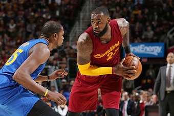 CLEVELAND, OH - DECEMBER 25:  LeBron James #23 of the Cleveland Cavaliers handles the ball against the Golden State Warriors during the game on December 25, 2016 at Quicken Loans Arena in Cleveland, Ohio. NOTE TO USER: User expressly acknowledges and agre