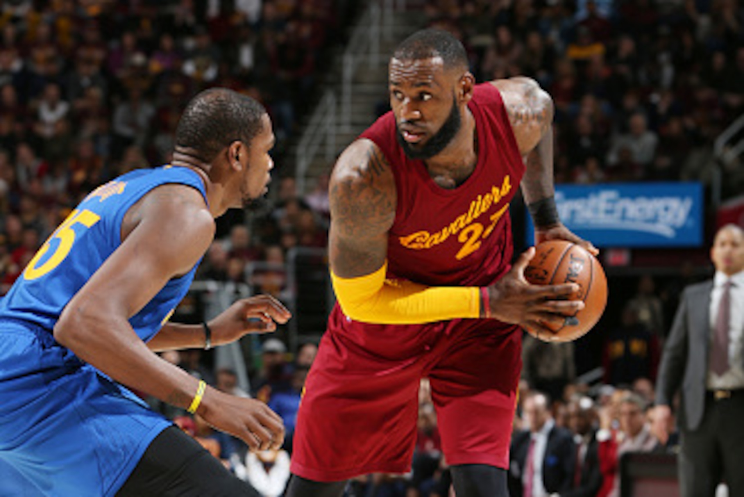 CLEVELAND, OH - DECEMBER 25:  LeBron James #23 of the Cleveland Cavaliers handles the ball against the Golden State Warriors during the game on December 25, 2016 at Quicken Loans Arena in Cleveland, Ohio. NOTE TO USER: User expressly acknowledges and agre