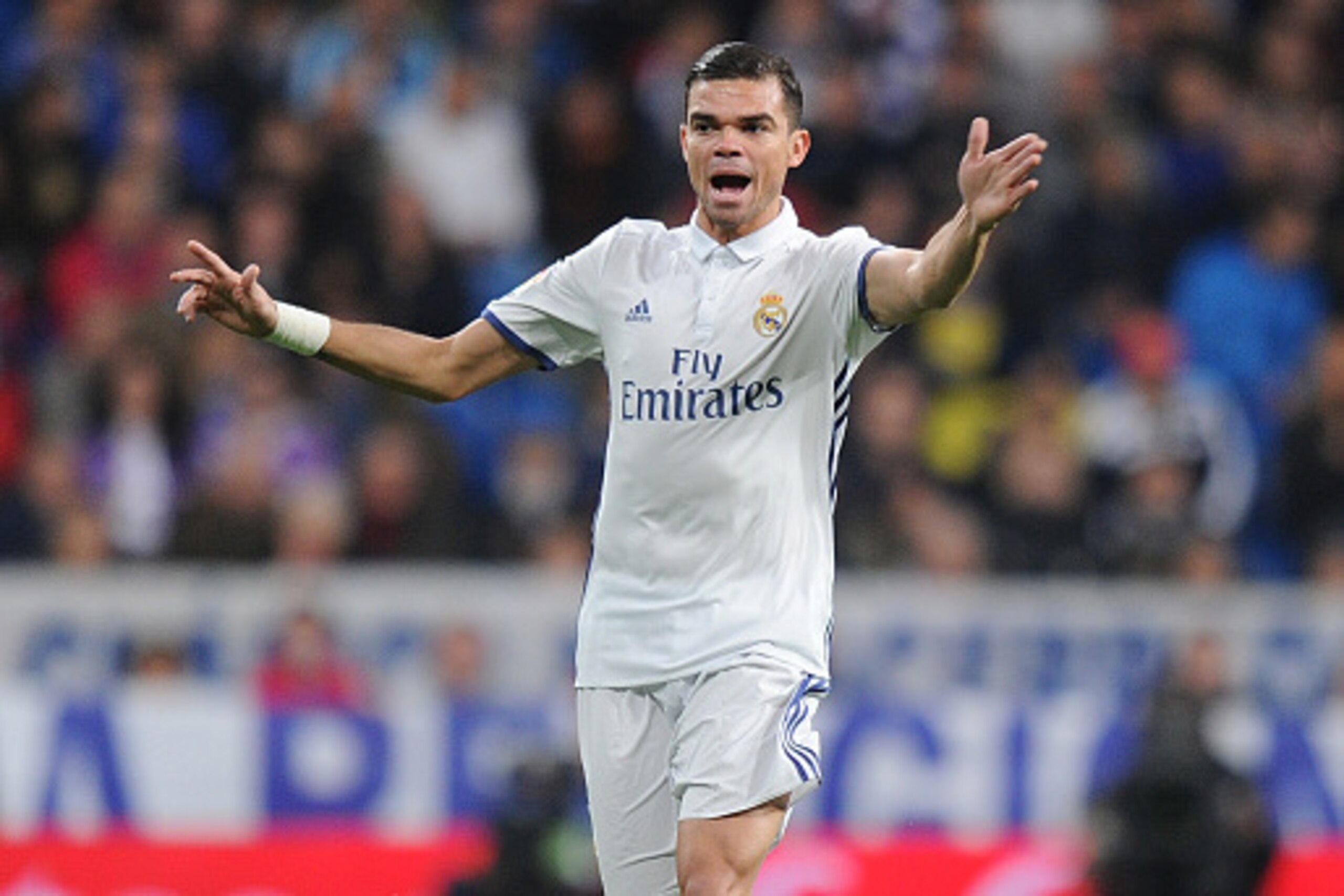 MADRID, SPAIN - DECEMBER 10: Pepe of Real Madrid CF in action during the La Liga match between Real Madrid CF and RC Deportivo La Coruna at Estadio Santiago Bernabeu on December 10, 2016 in Madrid, Spain. (Photo by Denis Doyle/Getty Images) MADRID, SPAIN - DECEMBER 10: Pepe of Real Madrid CF in action during the La Liga match between Real Madrid CF and RC Deportivo La Coruna at Estadio Santiago Bernabeu on December 10, 2016 in Madrid, Spain. (Photo by Denis Doyle/Getty Images)
