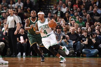 BOSTON, MA - JANUARY 3:  Isaiah Thomas #4 of the Boston Celtics drives to the basket against the Utah Jazz during the game on January 3, 2017 at the TD Garden in Boston, Massachusetts.  NOTE TO USER: User expressly acknowledges and agrees that, by downloa