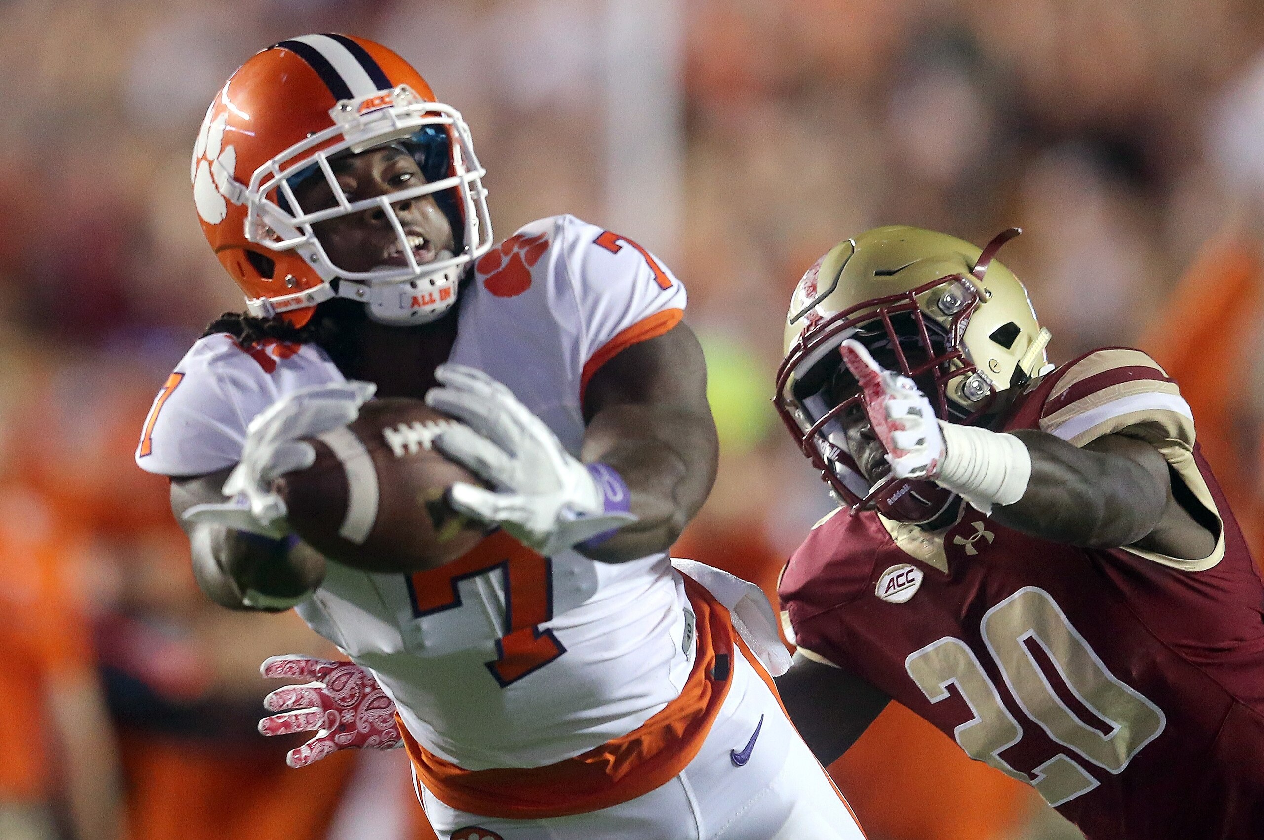CHESTNUT HILL, MA - OCTOBER 07: Mike Williams #7 of the Clemson Tigers makes a catch near the goal line as Isaac Yiadom #20 of the Boston College Eagles defends in the first quarter of their game at Alumni Stadium on October 7, 2016 in Chestnut Hill, Mass