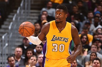 LOS ANGELES, CA - JANUARY 3:  Julius Randle #30 of the Los Angeles Lakers brings the ball up the court during a game against the Memphis Grizzlies on January 3, 2017 at STAPLES Center in Los Angeles, California. NOTE TO USER: User expressly acknowledges a