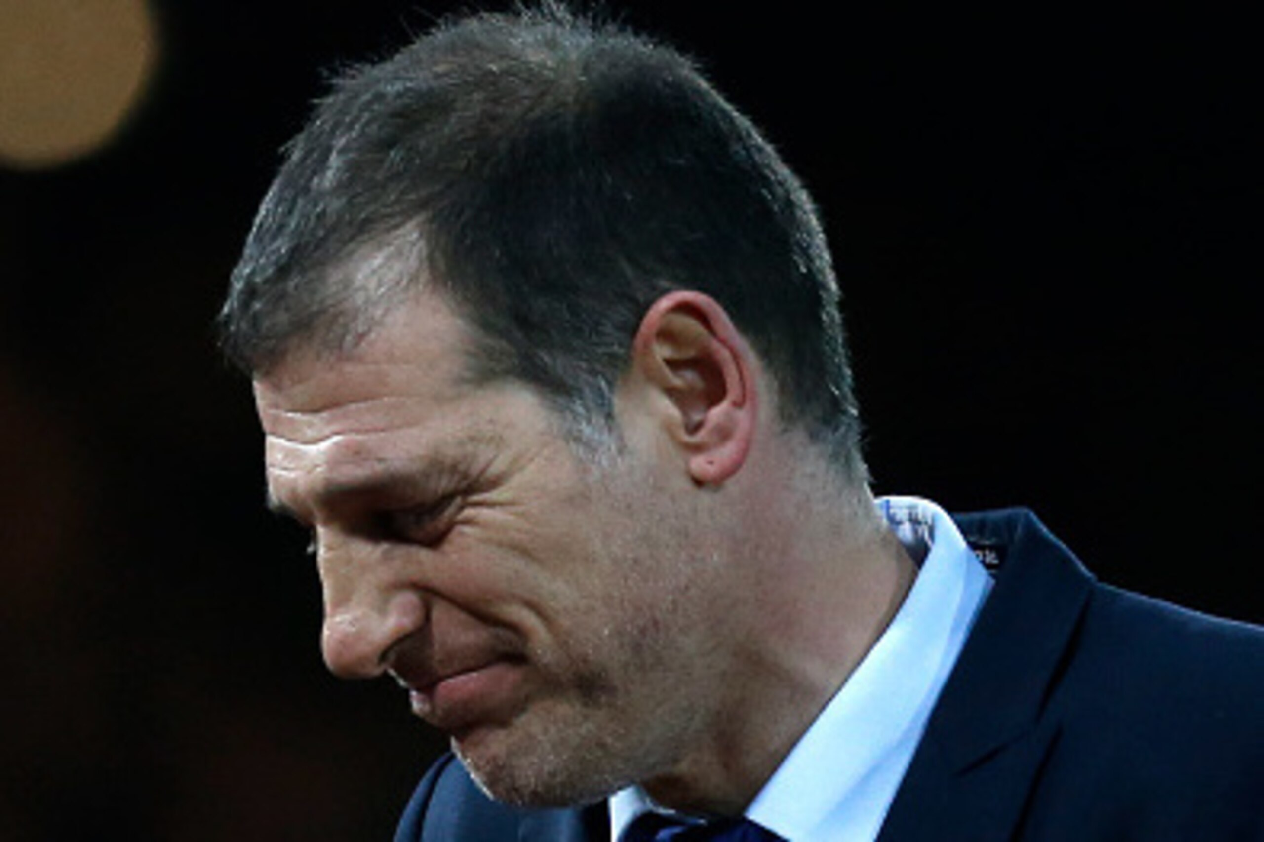 West Ham United's Croatian manager Slaven Bilic reacts after Manchester City's English goalkeeper Joe Hart saved a free kick by West Ham United's French midfielder Dimitri Payet during the English Premier League football match between West Ham United and 