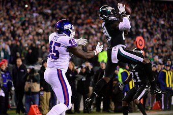 PHILADELPHIA, PA - DECEMBER 22: Terrence Brooks #29 of the Philadelphia Eagles seals the victory with a fourth quarter interception as Will Tye #45 of the New York Giants looks on at Lincoln Financial Field on December 22, 2016 in Philadelphia, Pennsylvan