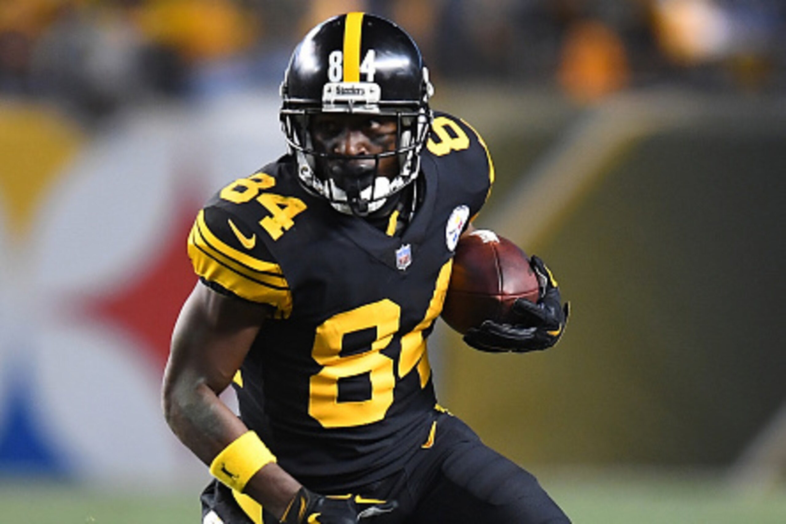 PITTSBURGH, PA - DECEMBER 25: Antonio Brown #84 of the Pittsburgh Steelers in action during the game against the Baltimore Ravens at Heinz Field on December 25, 2016 in Pittsburgh, Pennsylvania. (Photo by Joe Sargent/Getty Images) *** Local Caption ***
