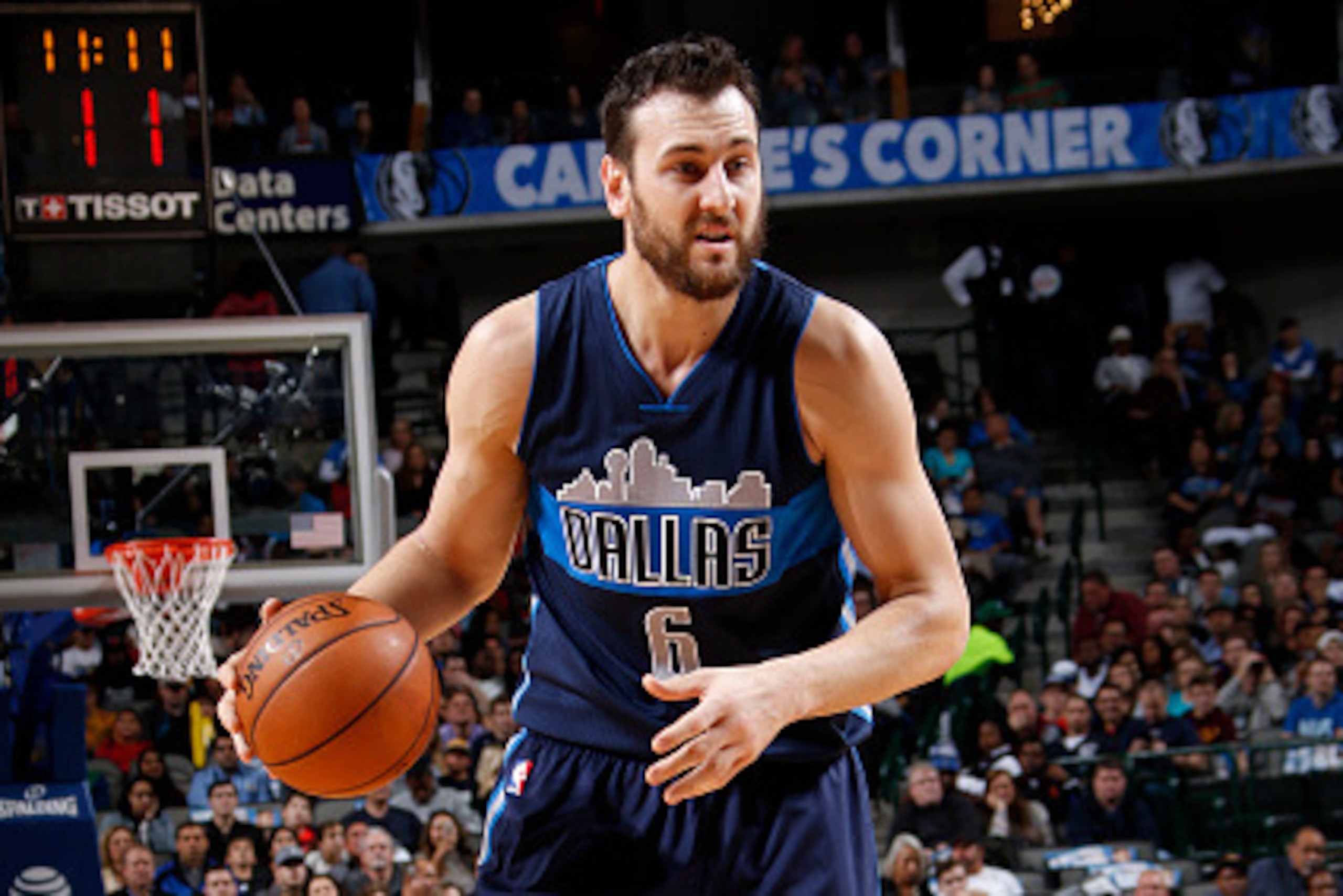 DALLAS, TX - DECEMBER 3: Andrew Bogut #6 of the Dallas Mavericks handles the ball against the Chicago Bulls on December 3, 2016 at the American Airlines Center in Dallas, Texas. NOTE TO USER: User expressly acknowledges and agrees that, by downloading and