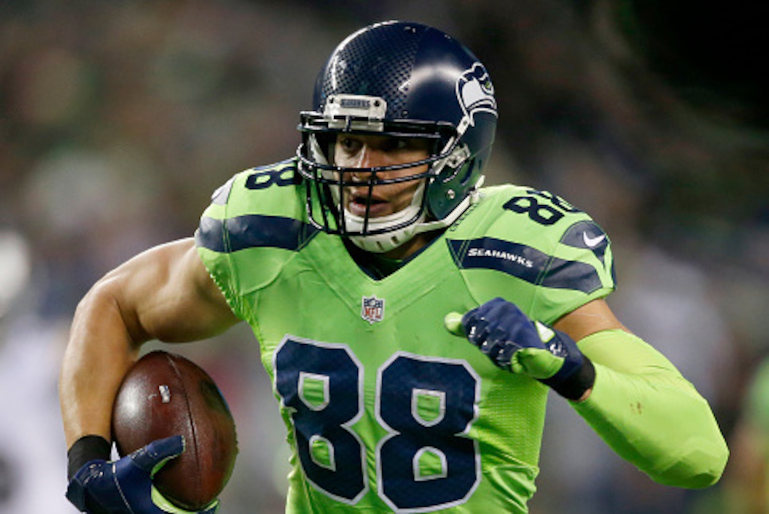 SEATTLE, WA - DECEMBER 15:  Tight end Jimmy Graham #88 of the Seattle Seahawks rushes against the Los Angeles Rams at CenturyLink Field on December 15, 2016 in Seattle, Washington.  (Photo by Otto Greule Jr/Getty Images)