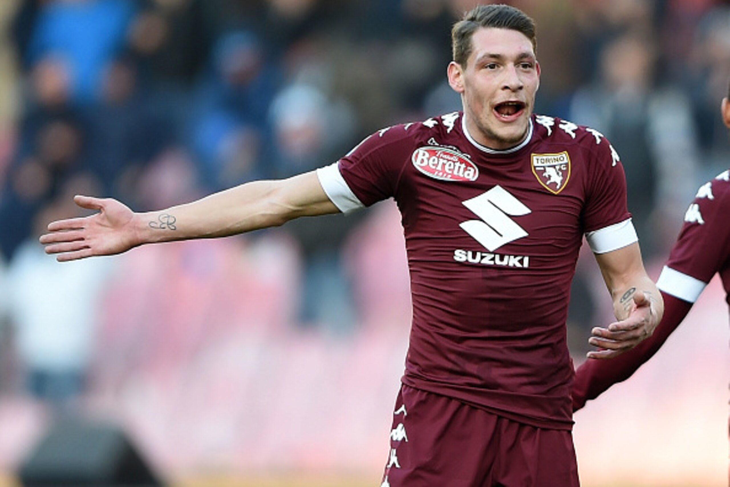 NAPLES, ITALY - DECEMBER 18:  Andrea Belotti of FC Torino in action during the Serie A match between SSC Napoli and FC Torino at Stadio San Paolo on December 18, 2016 in Naples, Italy.  (Photo by Francesco Pecoraro/Getty Images)